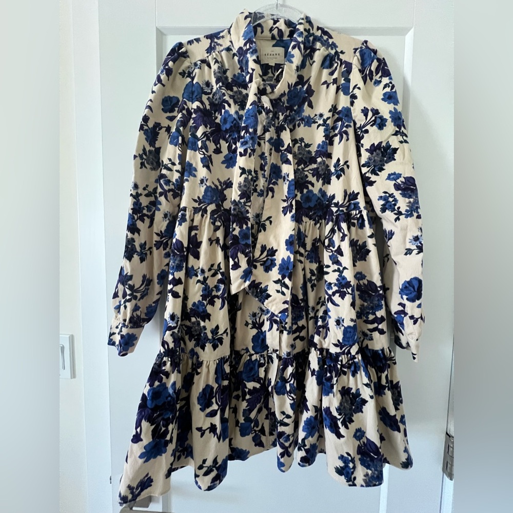 Sezane Soledad dress size 38 (Us 6) in blue flower.